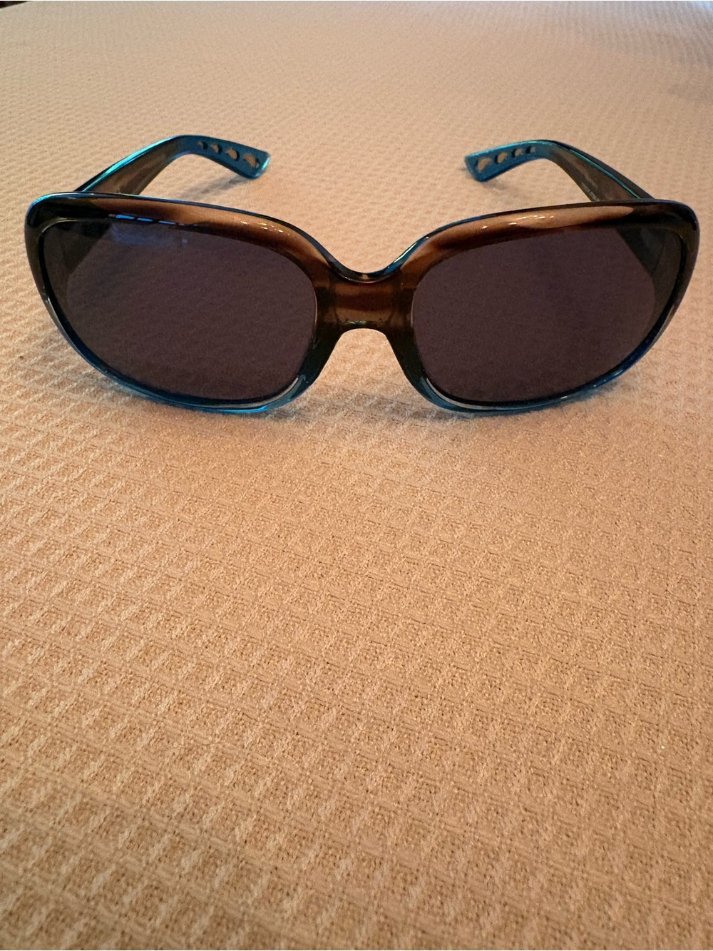 Costa Gannett Women’s Sunglasses - Polarized With Case, pre-owned